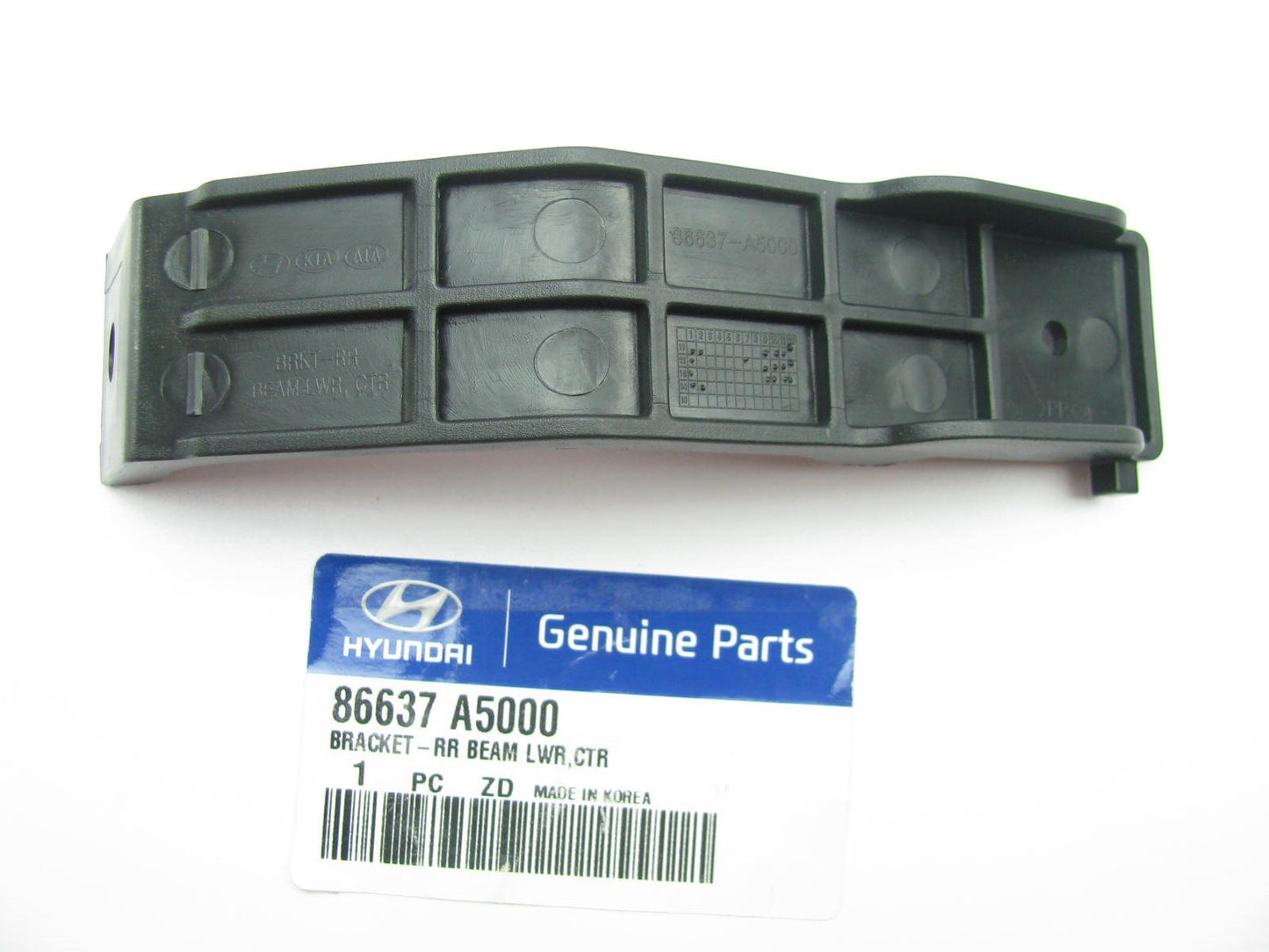New OEM Rear Bumper Impact Bar Lower Center Bracket For 2013-14 Elantra GT