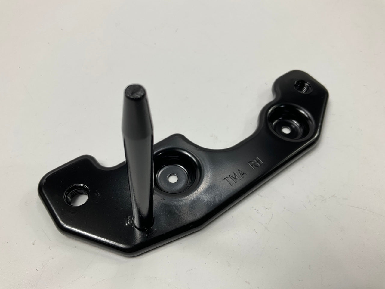 NEW Rear Bumper Right Impact Connector Plate OEM For 2019-20 Santa Fe 86648S2000