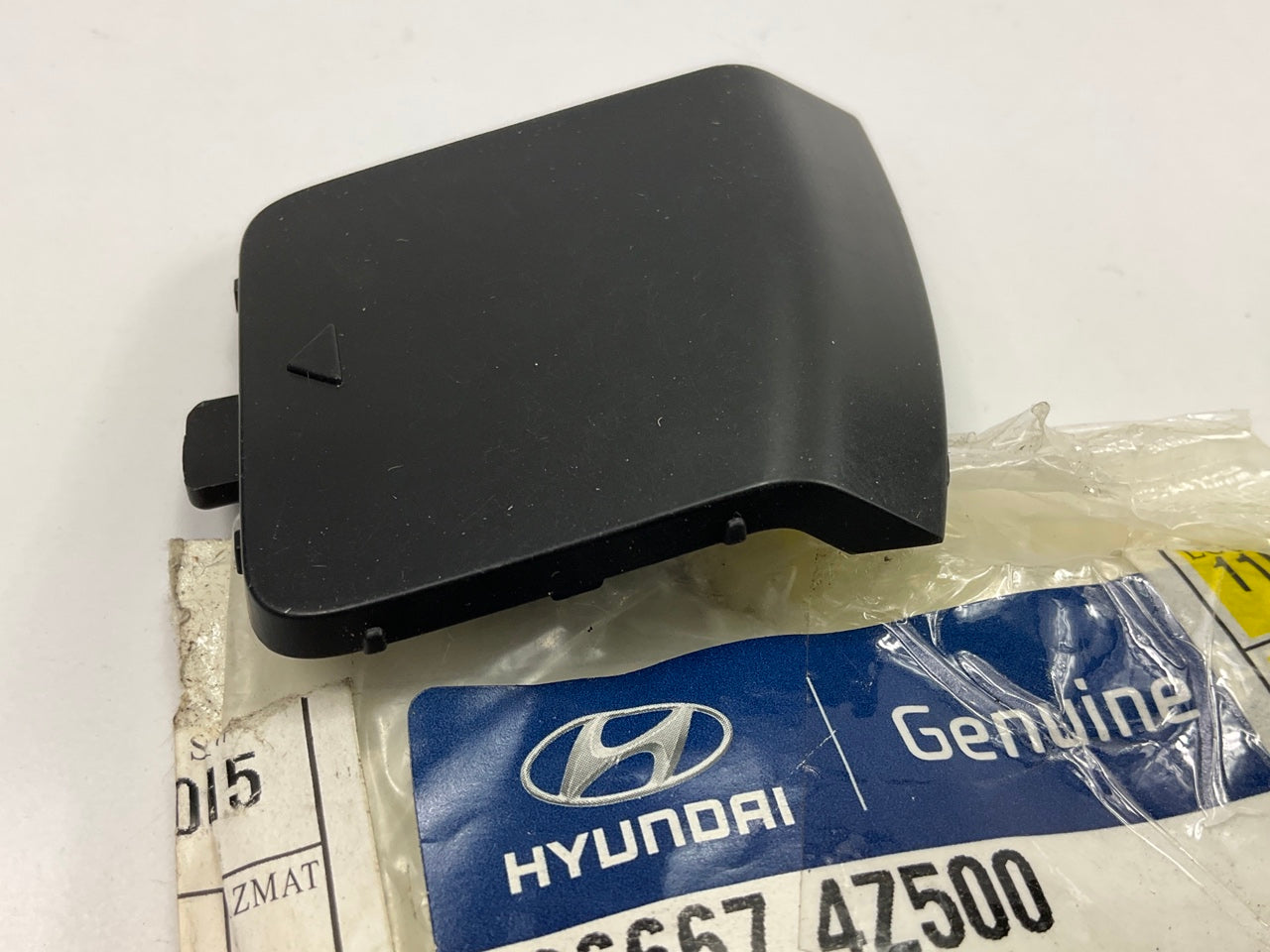 NEW Rear Bumper Tow Eye Hook Cap Cover OEM For 17-18 Santa Fe Sport 866674Z500