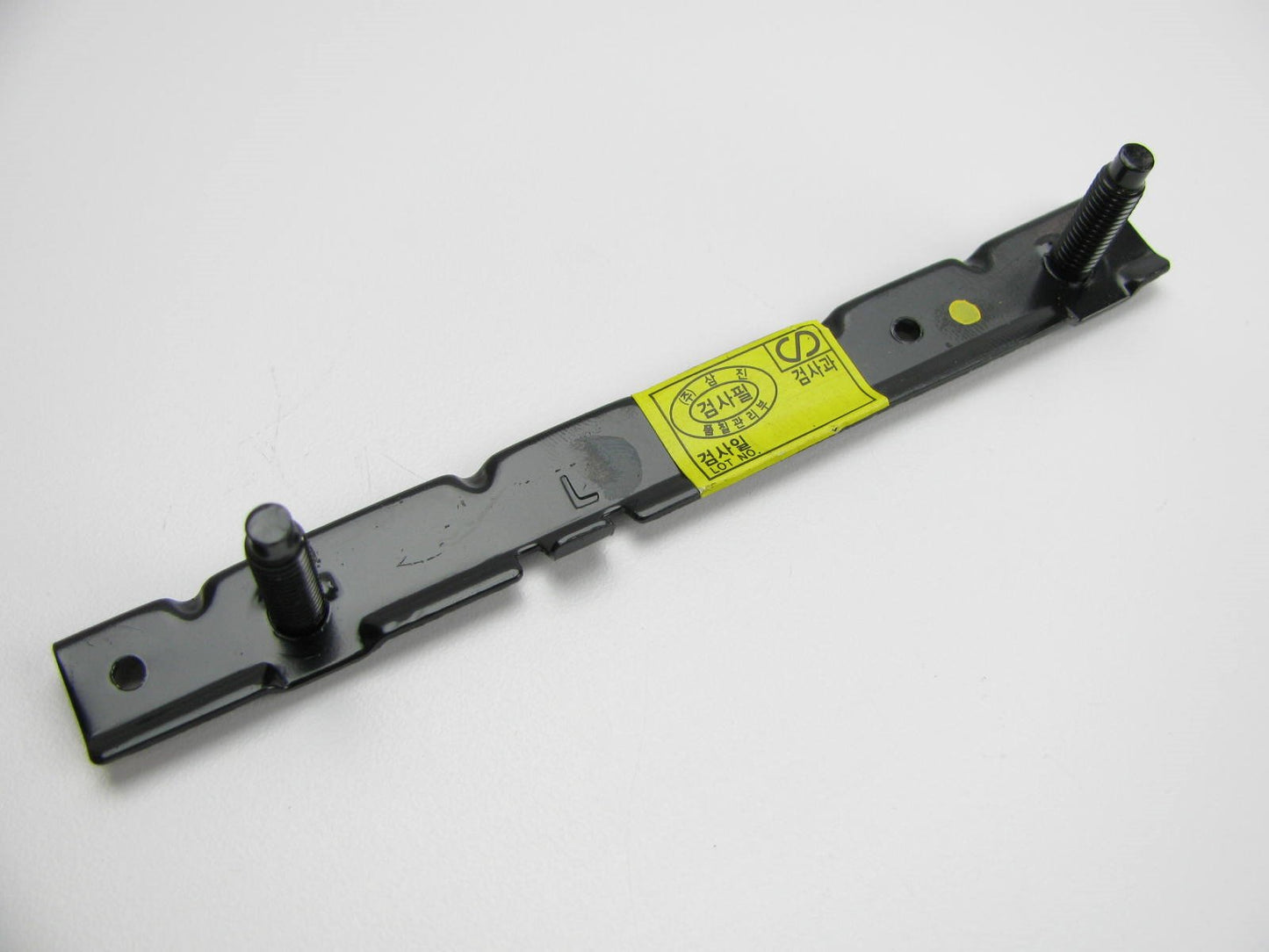 New Rear Bumper Cover Upper Left Side Support Bracket For 2009-12 Elantra WAGON