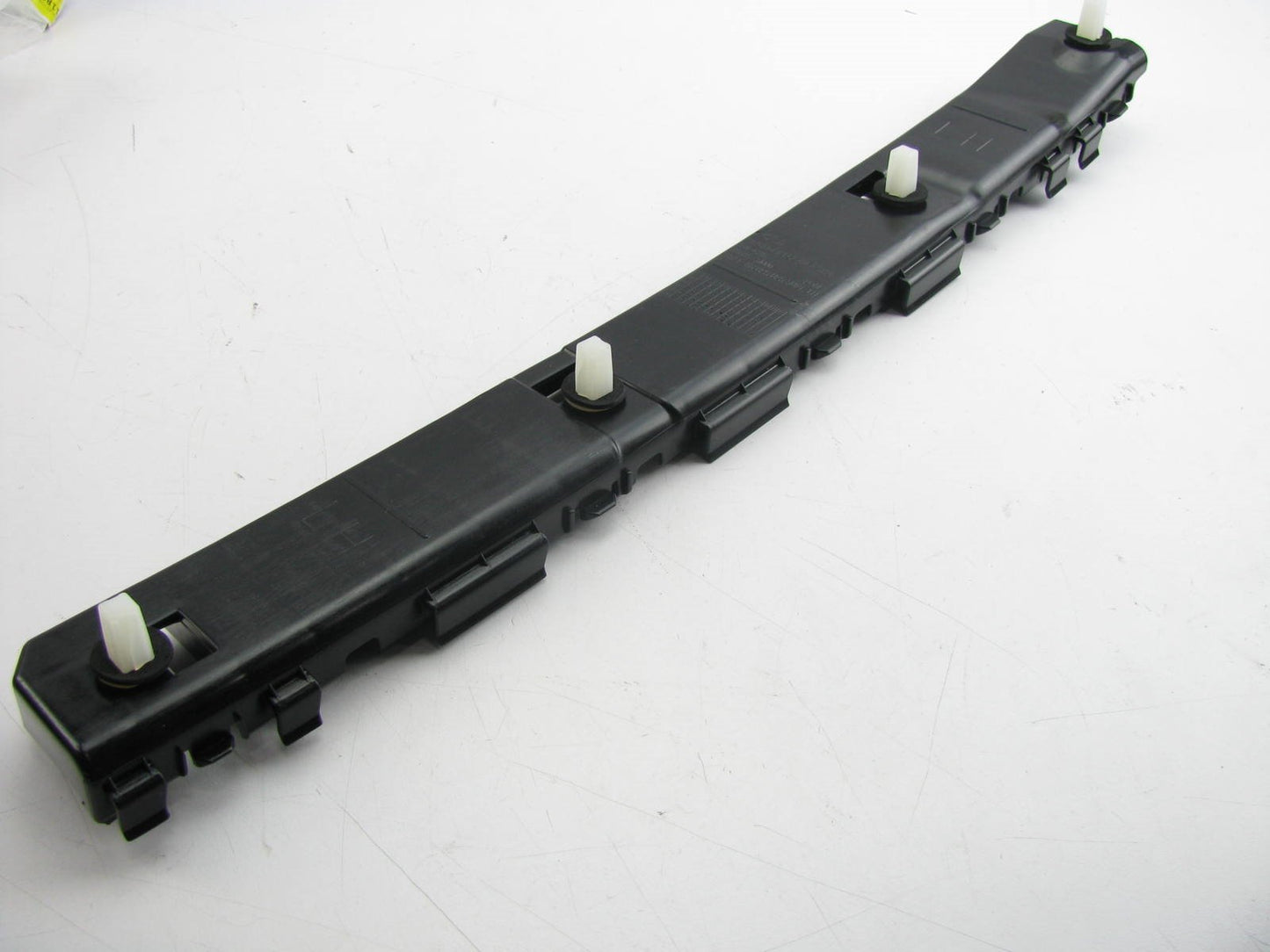 New Genuine REAR Bumper Cover UPPER LEFT Support Bracket For 2007-2012 Veracruz
