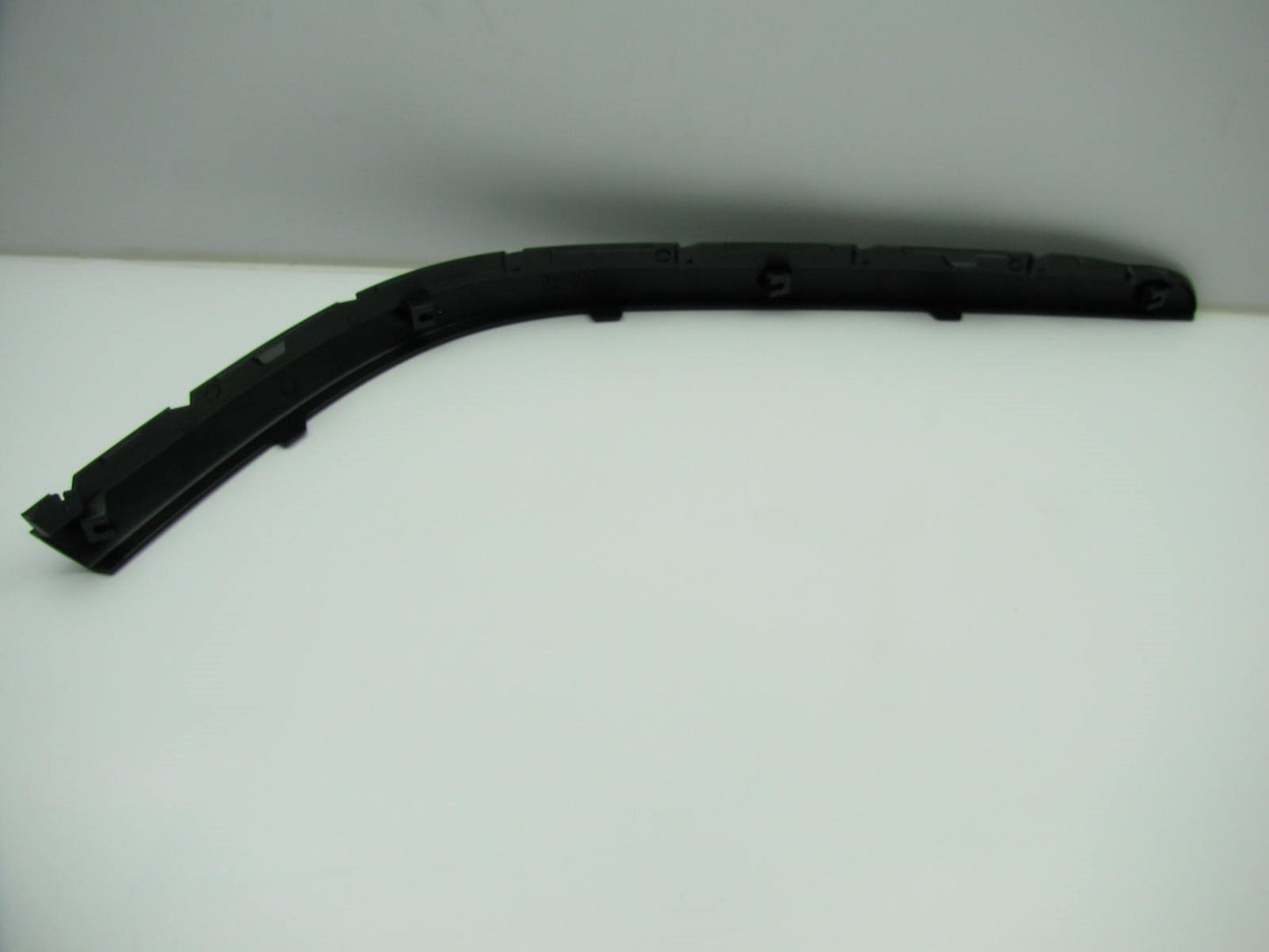 Rear Bumper Right Moulding Corner Trim OEM For 2009-2011 Genesis 866843M000