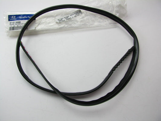 New Back Glass Reveal Moulding Strip Seal OEM For 12-15 Hyundai Azera 871323V000