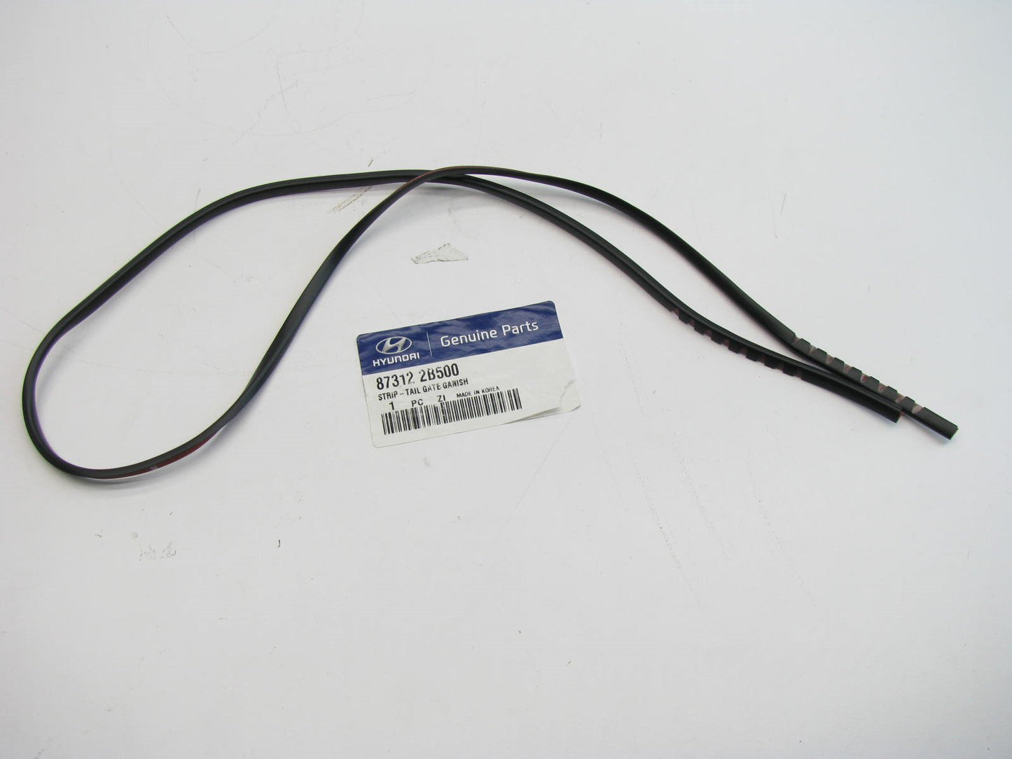 New Lift Tailgate Garnish Moulding Strip OEM For 2010-2012 Santa Fe 873122B500