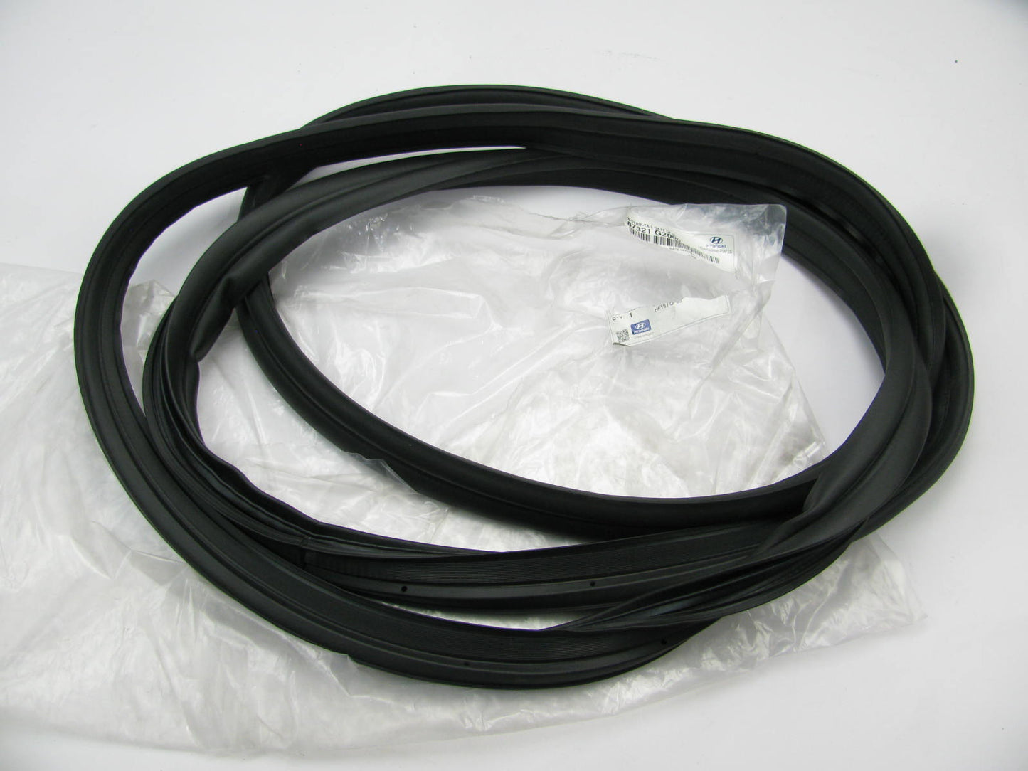 NEW 87321G2000 Tailgate Weatherstrip Seal OEM For 2017-2022 Hyundai Ioniq