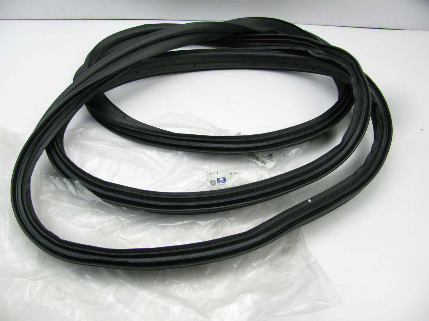 NEW 87321G2000 Tailgate Weatherstrip Seal OEM For 2017-2022 Hyundai Ioniq