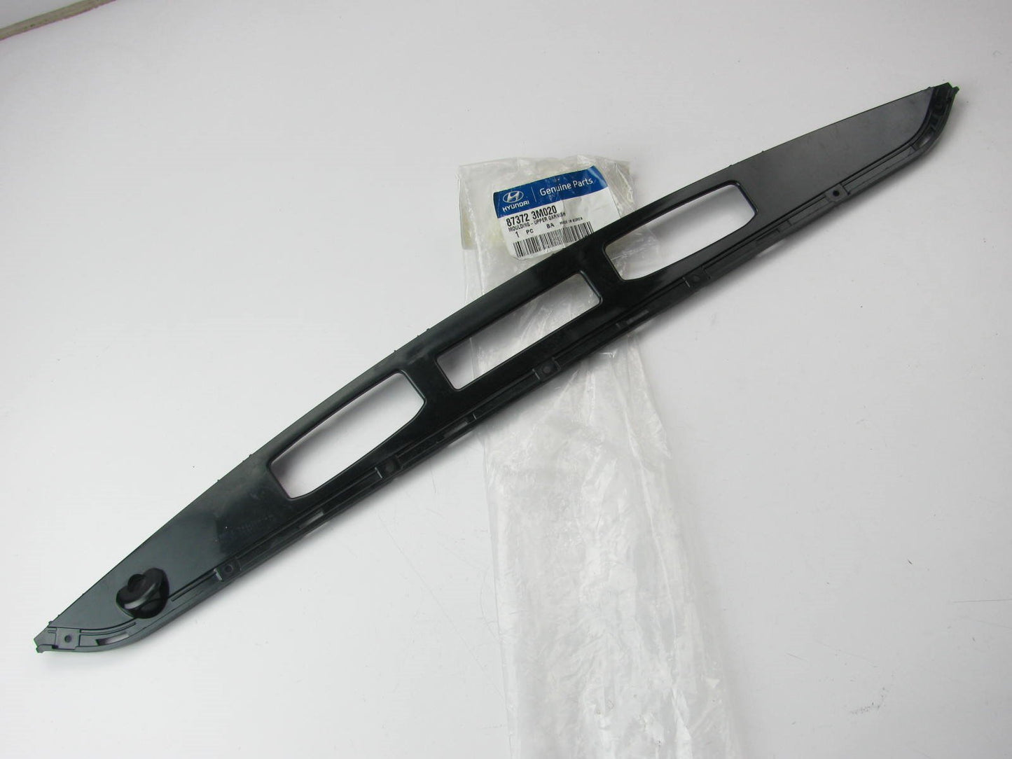 NEW - OEM Trunk Deck Lid Upper Moulding Bezel Trim For 10-14 Genesis 873723M020