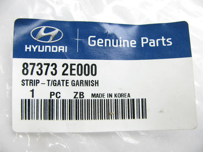 New OEM Lift Gate Tail Gate Garnish Moulding Strip For 2005-09 Tucson 873732E000