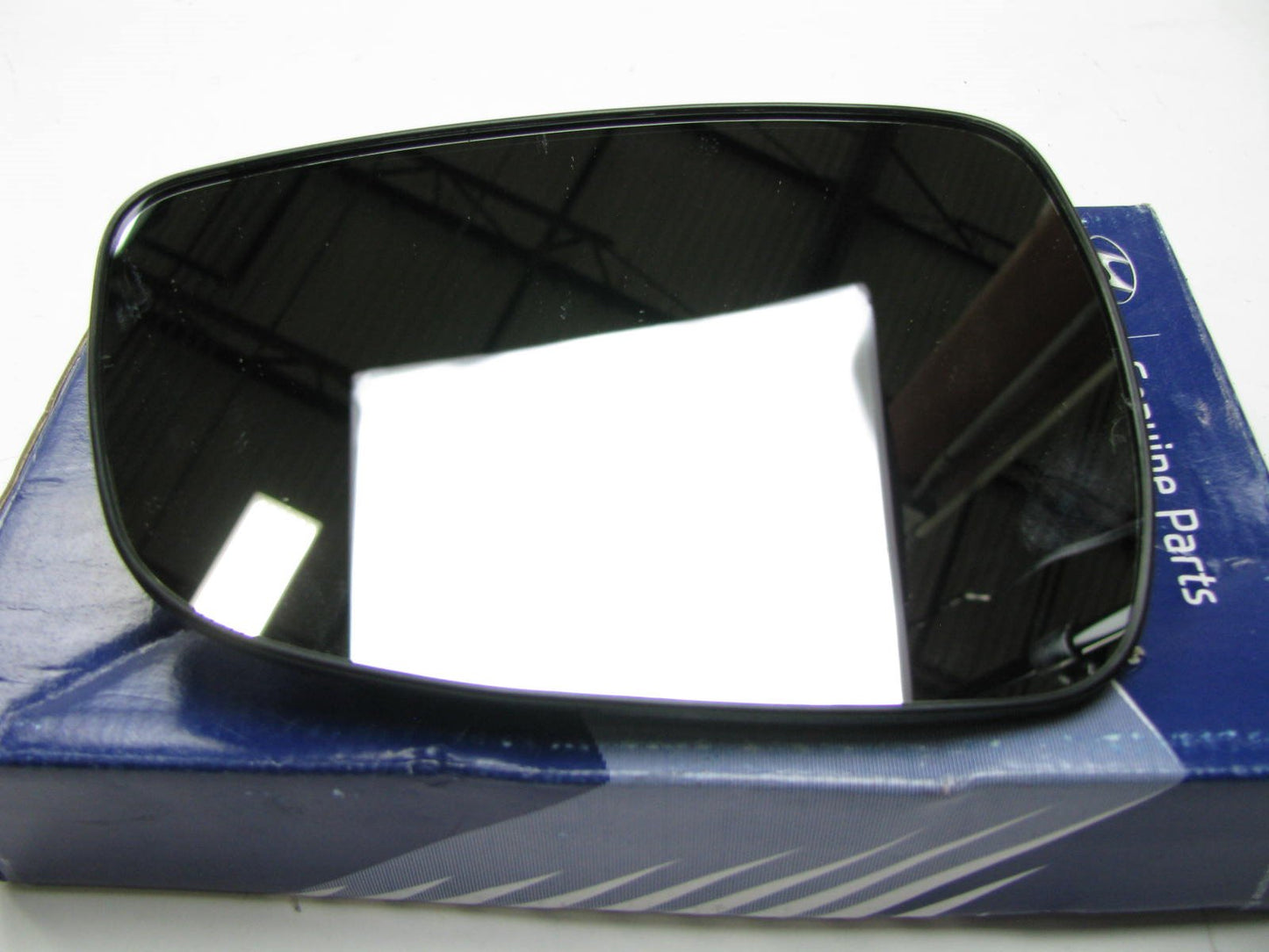 NEW - OEM 876111R220 Left Driver Side HEATED Mirror Glass For Hyundai