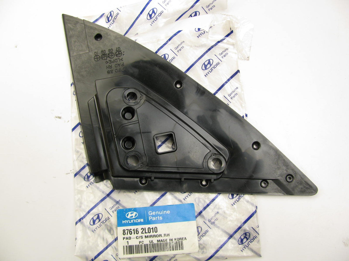 NEW Right Passengers Mirror Rubber Gasket Trim Pad For 2008-12 Elantra TOURING
