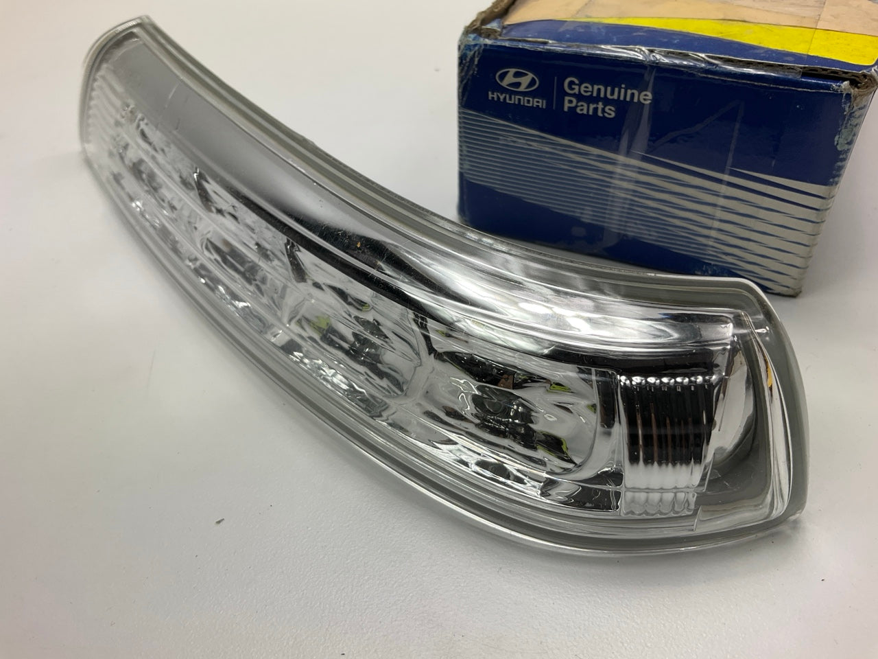 NEW - OEM 876233J000 Right Mirror Turn Signal Lamp For 2007-12 Hyundai Veracruz