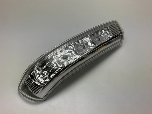 NEW - OEM 876233J000 Right Mirror Turn Signal Lamp For 2007-12 Hyundai Veracruz