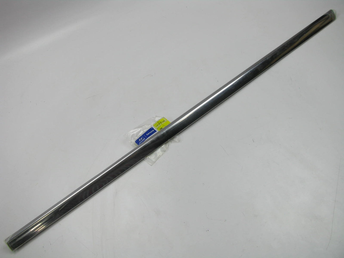 NEW - OEM 877143K010 Front Right Door Body Moulding Trim CHROME For 05-07 Sonata