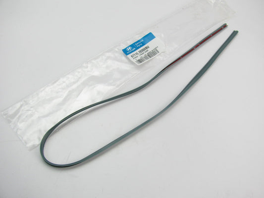New  Alpine Frost Fender Side Strip Seal Trim OEM For 07-08 Tucson 877152E000BU