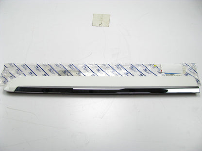 NEW GENUINE REAR Left Side Sliding Door Molding WHITE OEM For 2007-08 Entourage