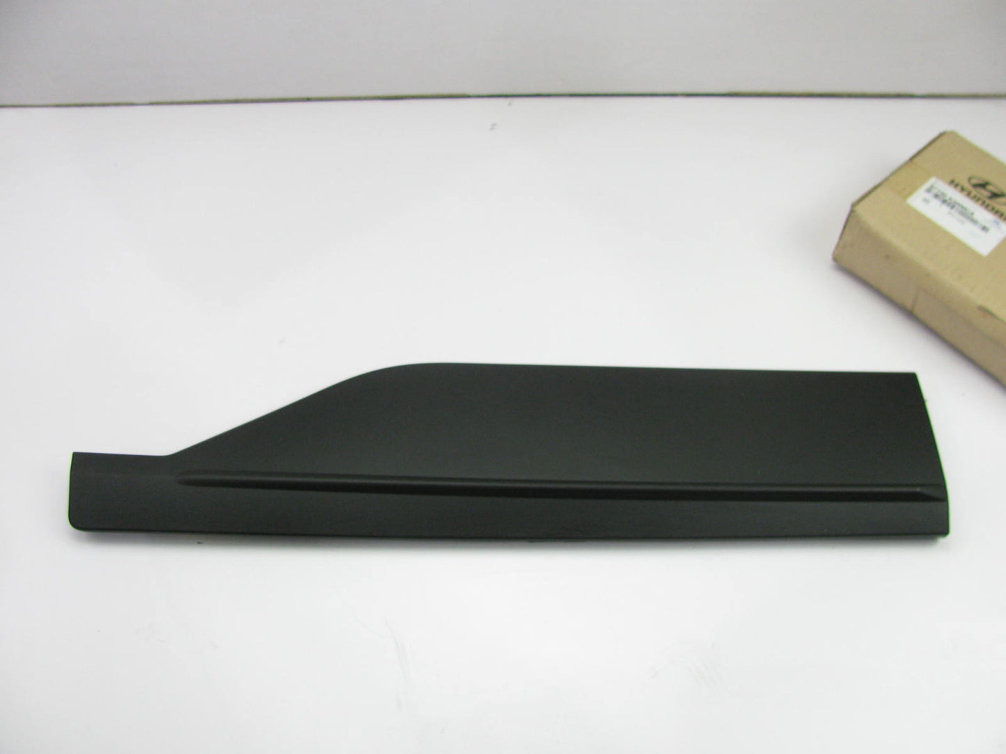 NEW 87732K2000CA REAR RIGHT LOWER Door Molding Trim OEM For 20-22 Hyundai Venue