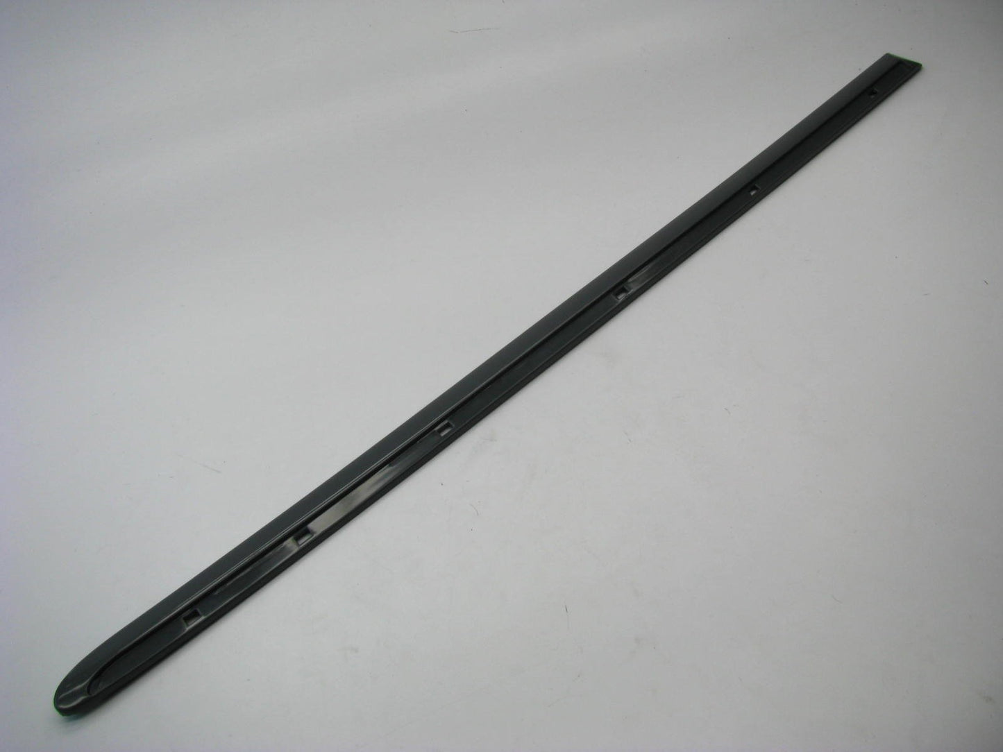 New OEM Rear Left Side Door Moulding Trim For 05-10 Hyundai Azera 877333L020
