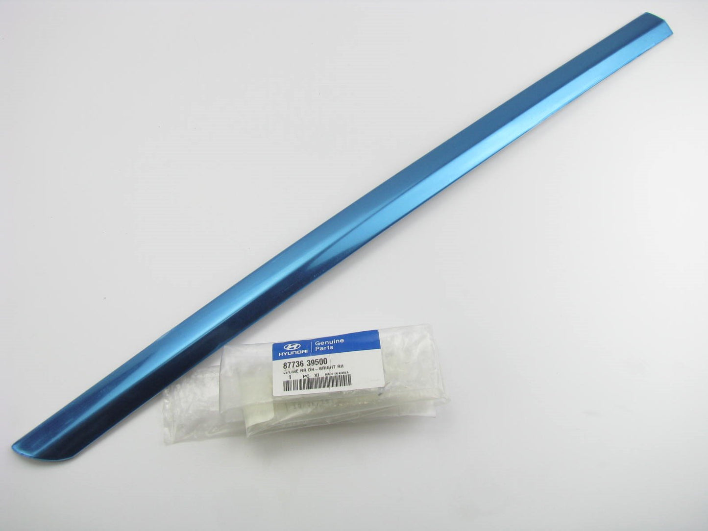 Rear Right Passengers Rear Door Moulding Insert Trim OEM For 2004-2005 XG350