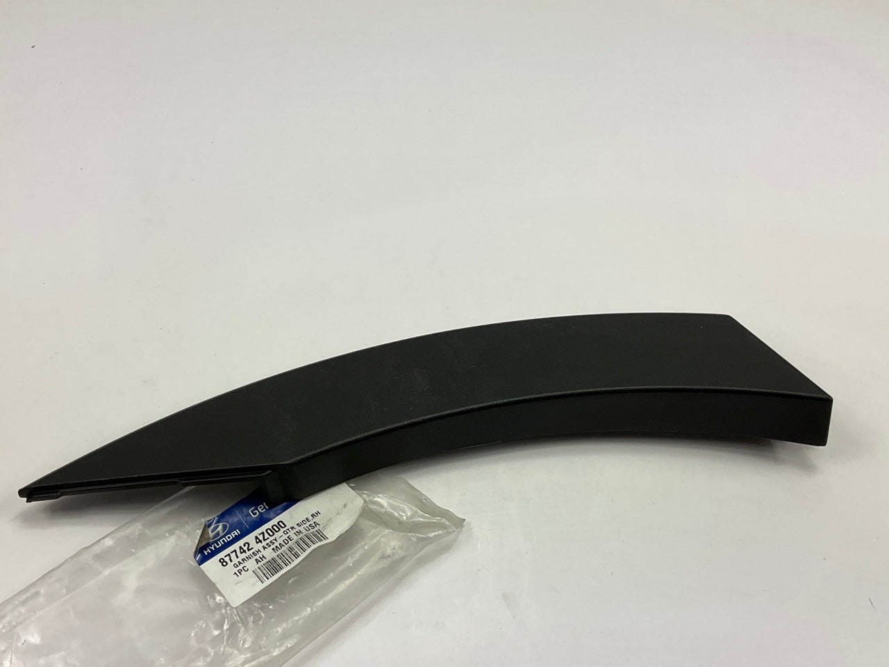 NEW OEM 877424Z000 Right Quarter Wheel Opening Molding For 13-18 Santa Fe Sport