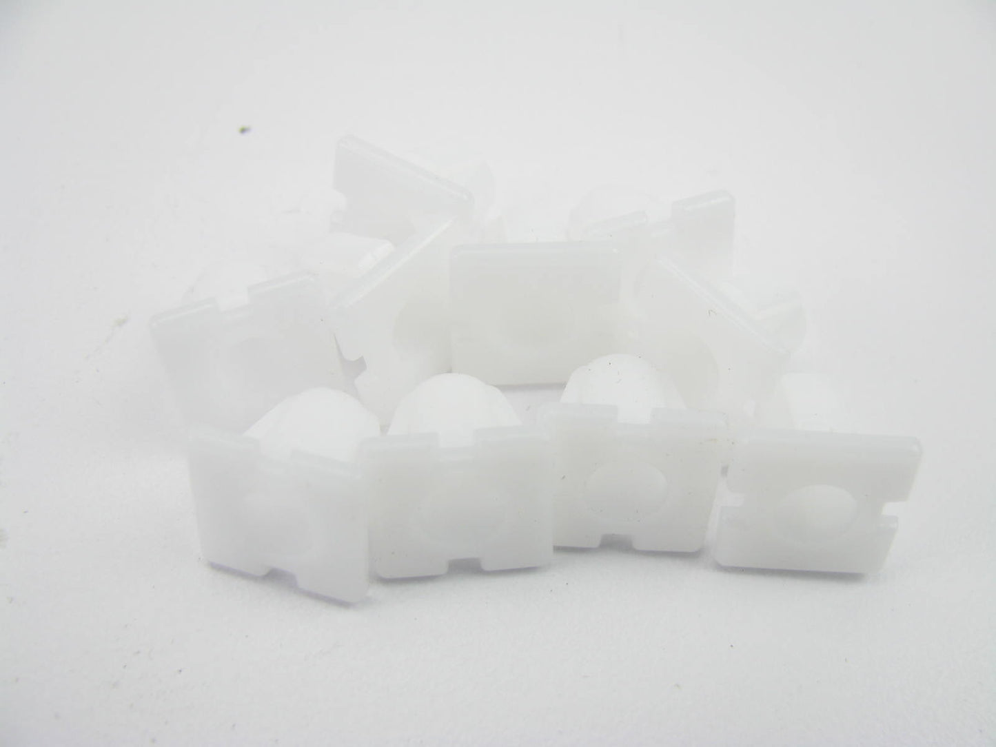 NEW GENUINE Exterior Rocker Molding Retainer Clips OEM For Hyundai 8775626900
