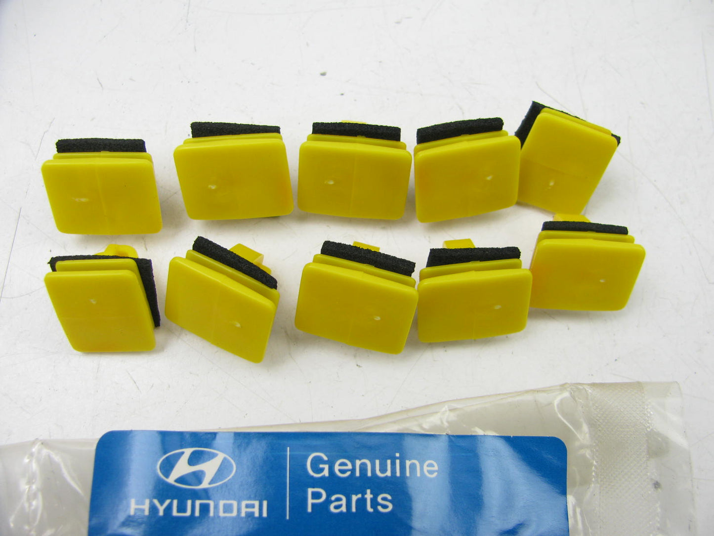 (10) PCS - Rocker Panel Molding Clips OEM For Hyundai 877583D000