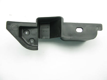Rear Right Rocker Panel Moulding Deflector OEM For 07-08 Entourage, 06-14 Sedona