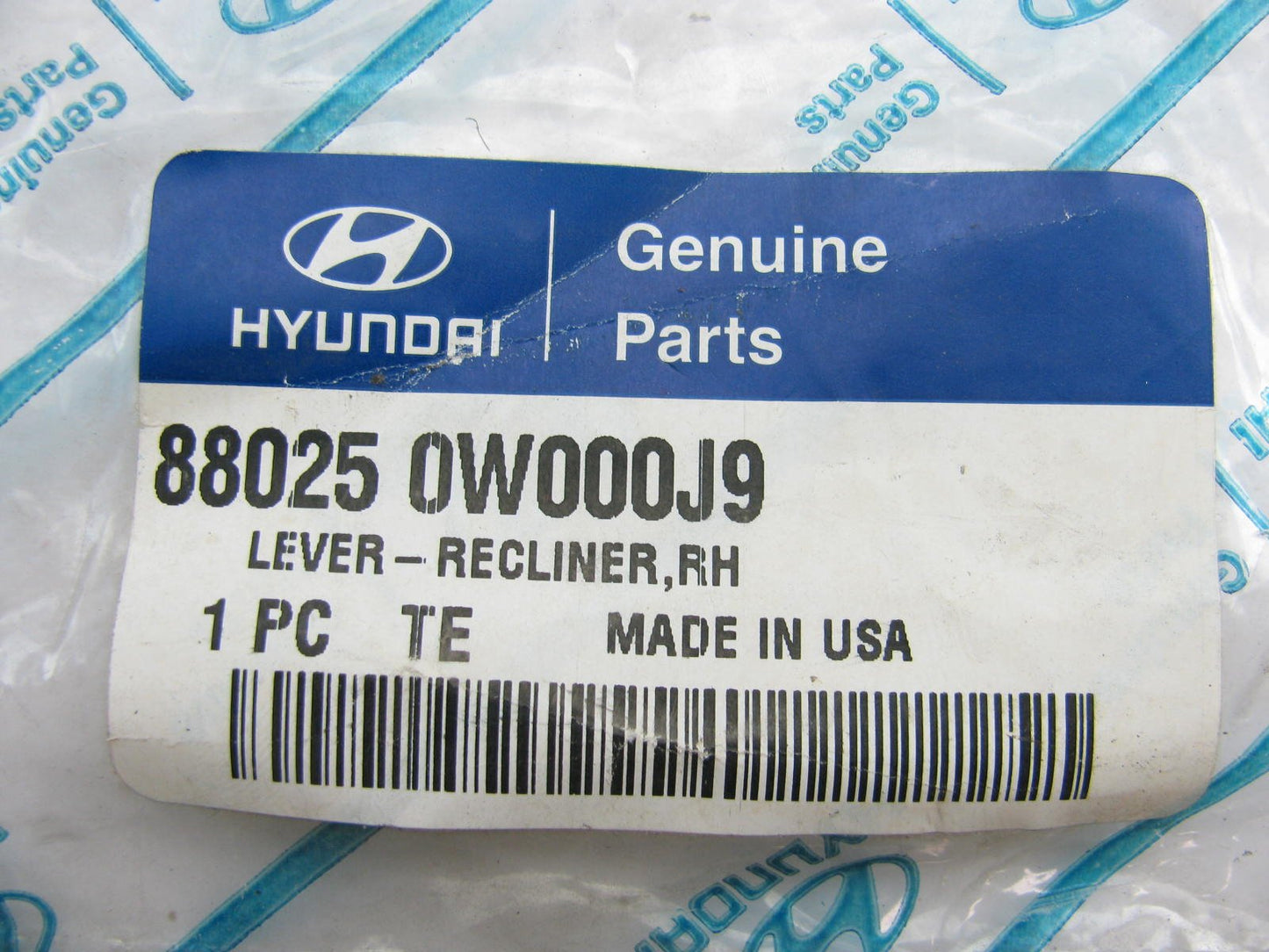NEW - OEM Genuine FRONT RIGHT Side Seat Recliner Knob Handle For 07-09 Santa Fe