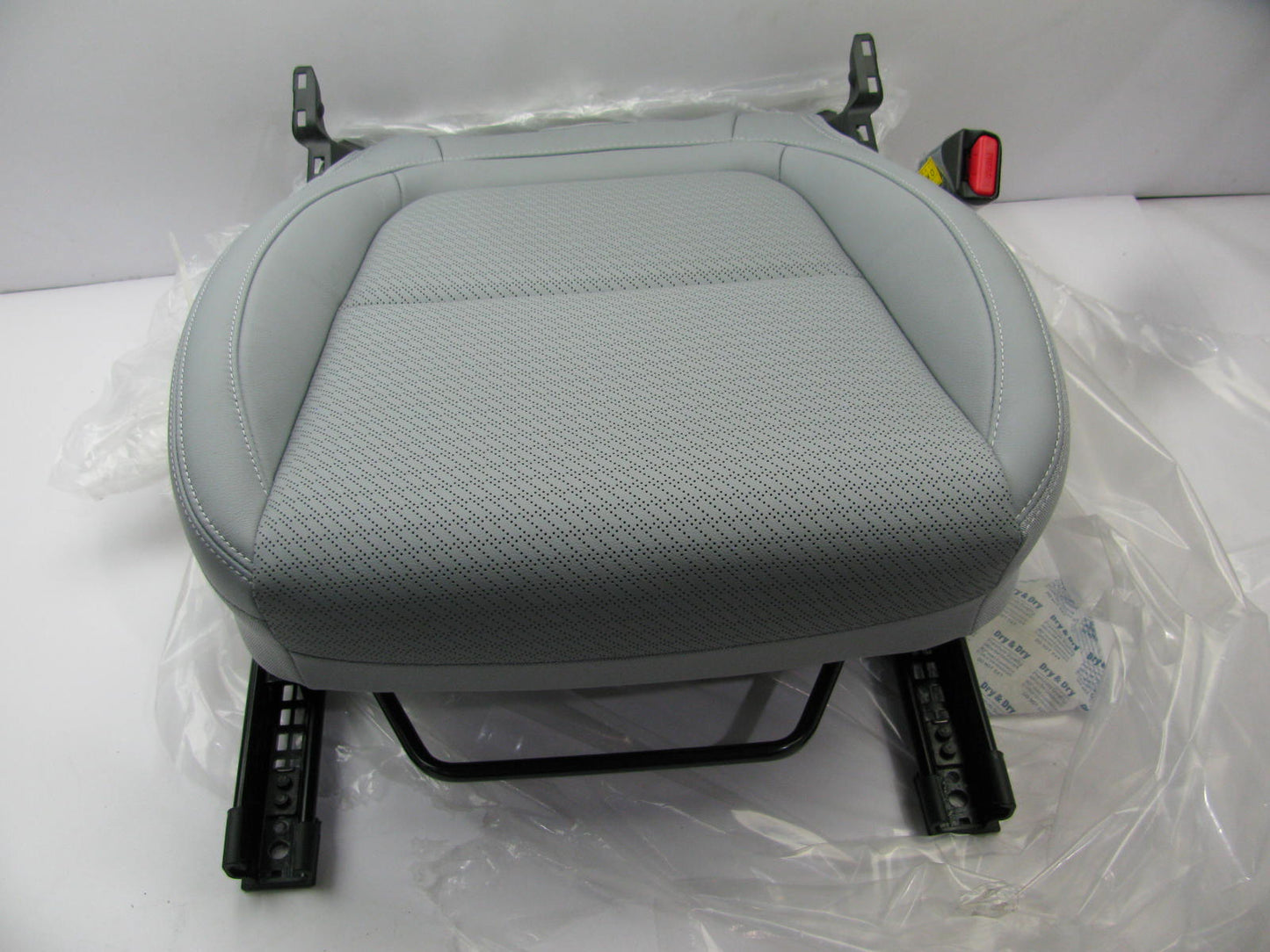 NEW GENUINE FRONT RIGHT Seat Cushion Assembly LEATHER GRAY OEM For 18-20 Kona