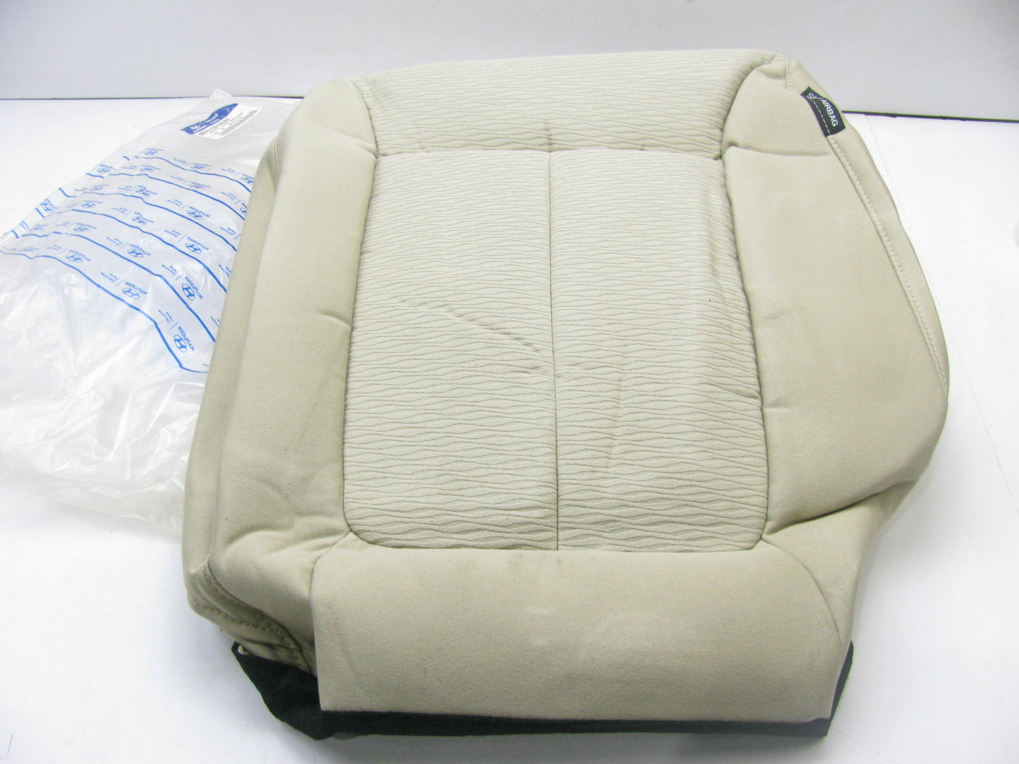 NEW Left Driver Seat Back Cover Beige Cloth OEM For 07-09 Santa Fe 883600W100J9Y