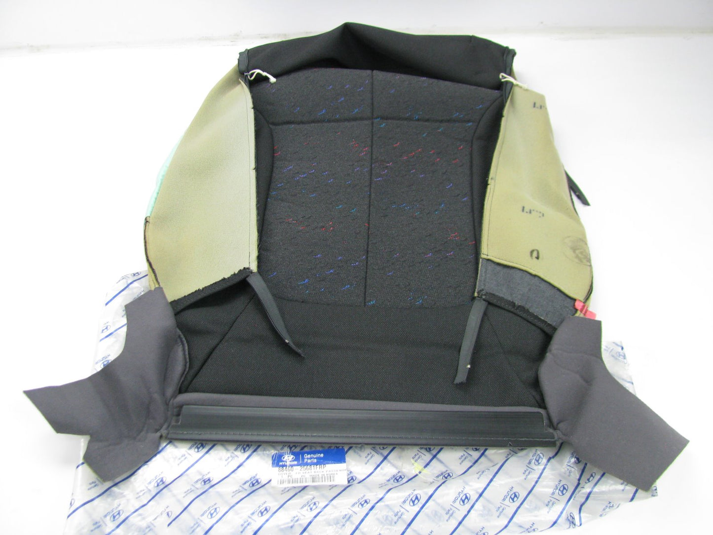 Front Right (Passengers Front) Seat Back Cover OEM For 2003-2006 Hyundai Accent