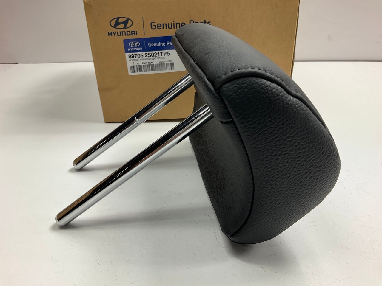 NEW Cosmetic Damage Rear Seat Center Black Leather Headrest OEM For 2014 Tucson