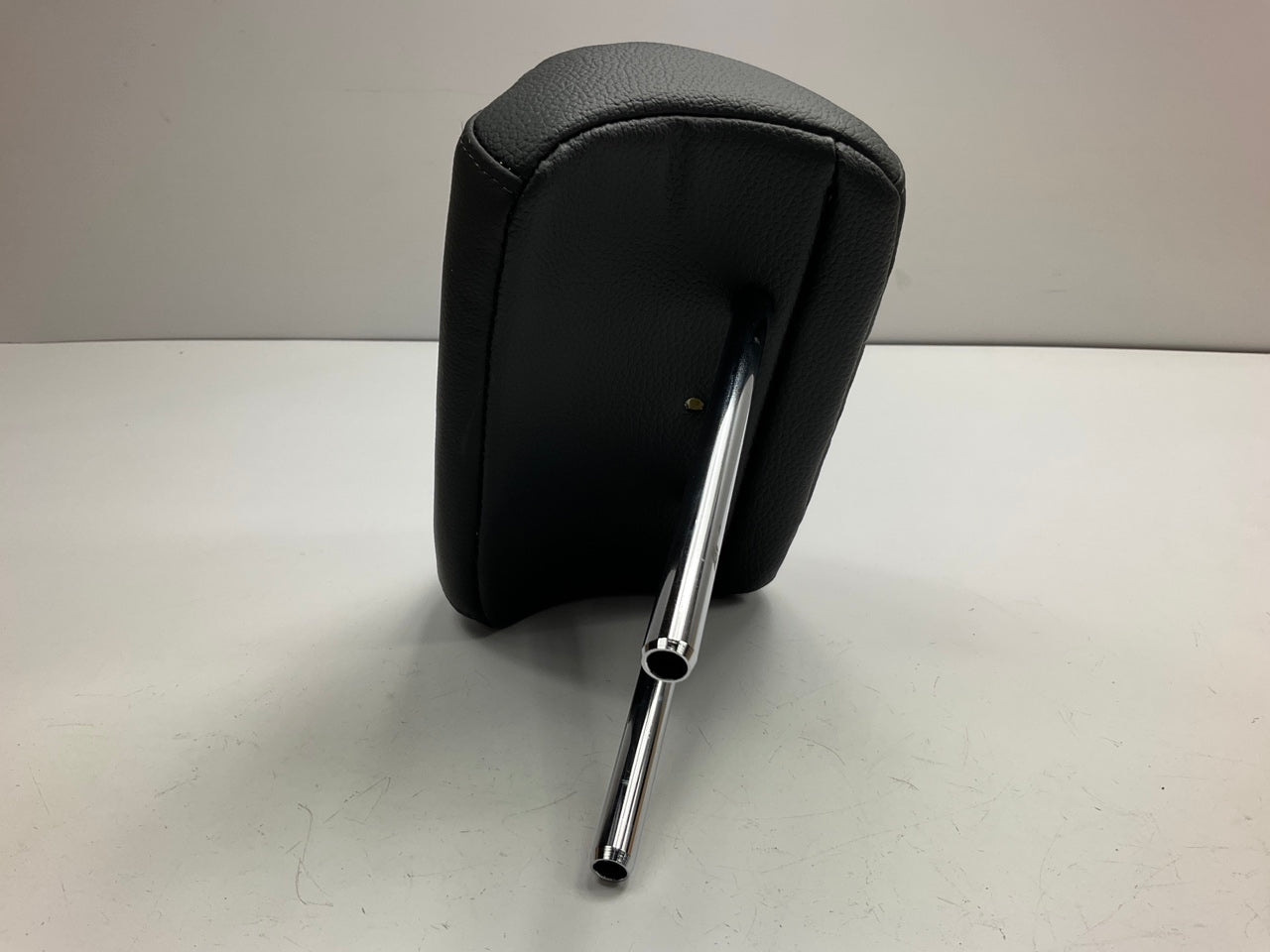 NEW Cosmetic Damage Rear Seat Center Black Leather Headrest OEM For 2014 Tucson