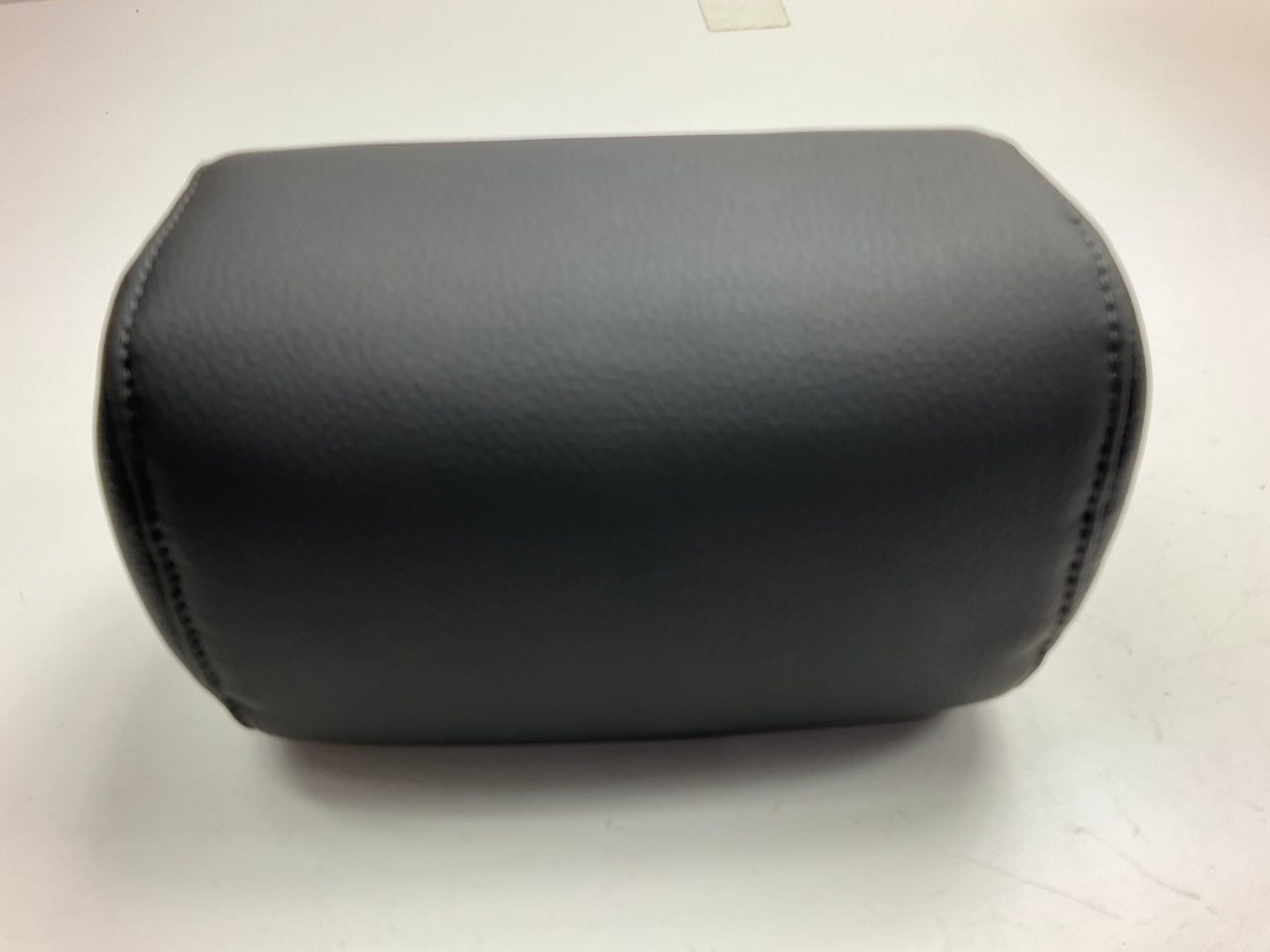 NEW Cosmetic Damage Rear Seat Center Black Leather Headrest OEM For 2014 Tucson