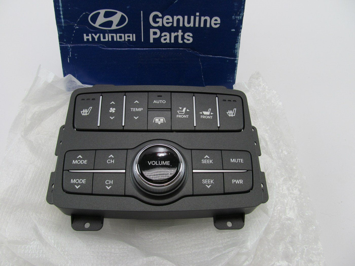 NEW REAR Radio A/C Head Climate Control Switch Panel OEM For 10-13 Hyundai Equus