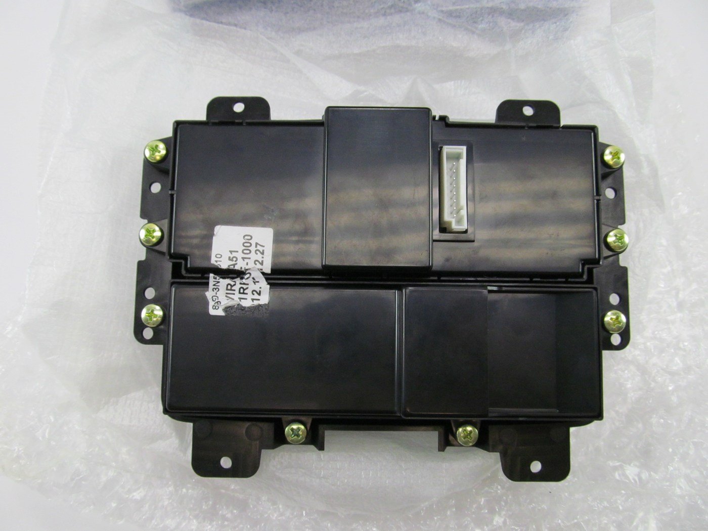 NEW REAR Radio A/C Head Climate Control Switch Panel OEM For 10-13 Hyundai Equus