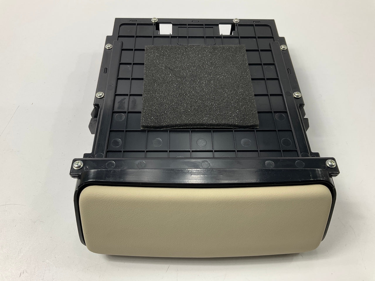 NEW Rear Back Seat Armrest Cup Holder For 2014-2015 Hyundai Equus 899163N290NYM