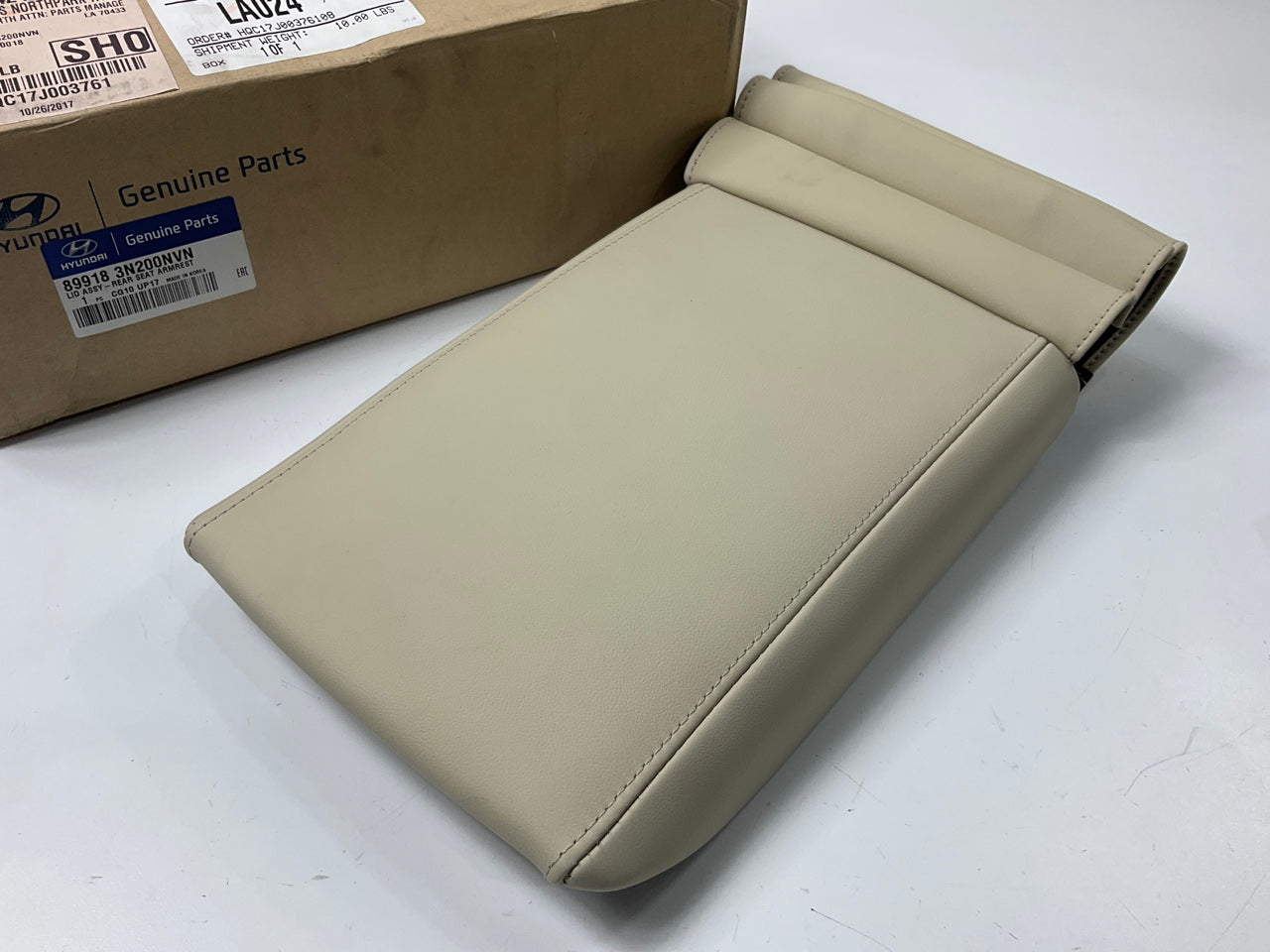 NEW Rear Seat Armrest Console Lid OEM For 2014-2015 Hyundai Equus 899183N200NVN