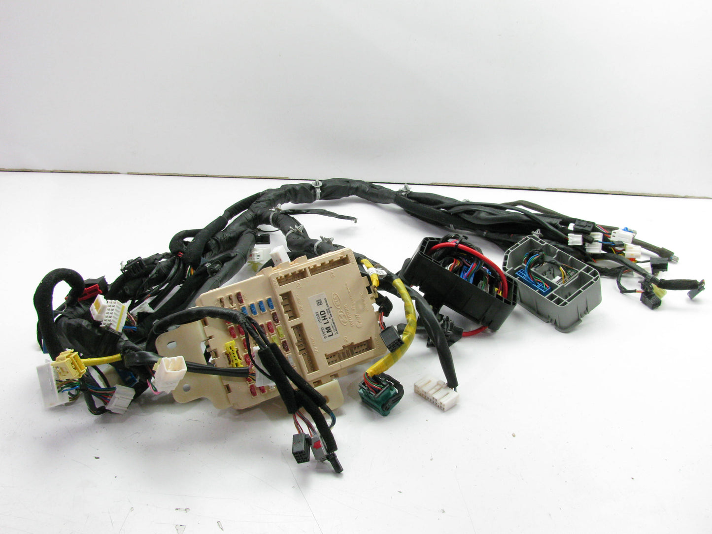 NEW GENUINE Fuse Box & Main Wire Harness OEM For 2011-2013 Tucson 911152S265