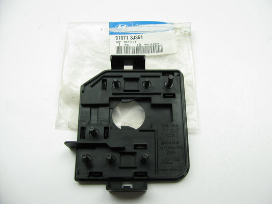 Fuse Relay Box Positive (+) Battery Cap Cover OEM For 10-12 Veracruz 919713J361