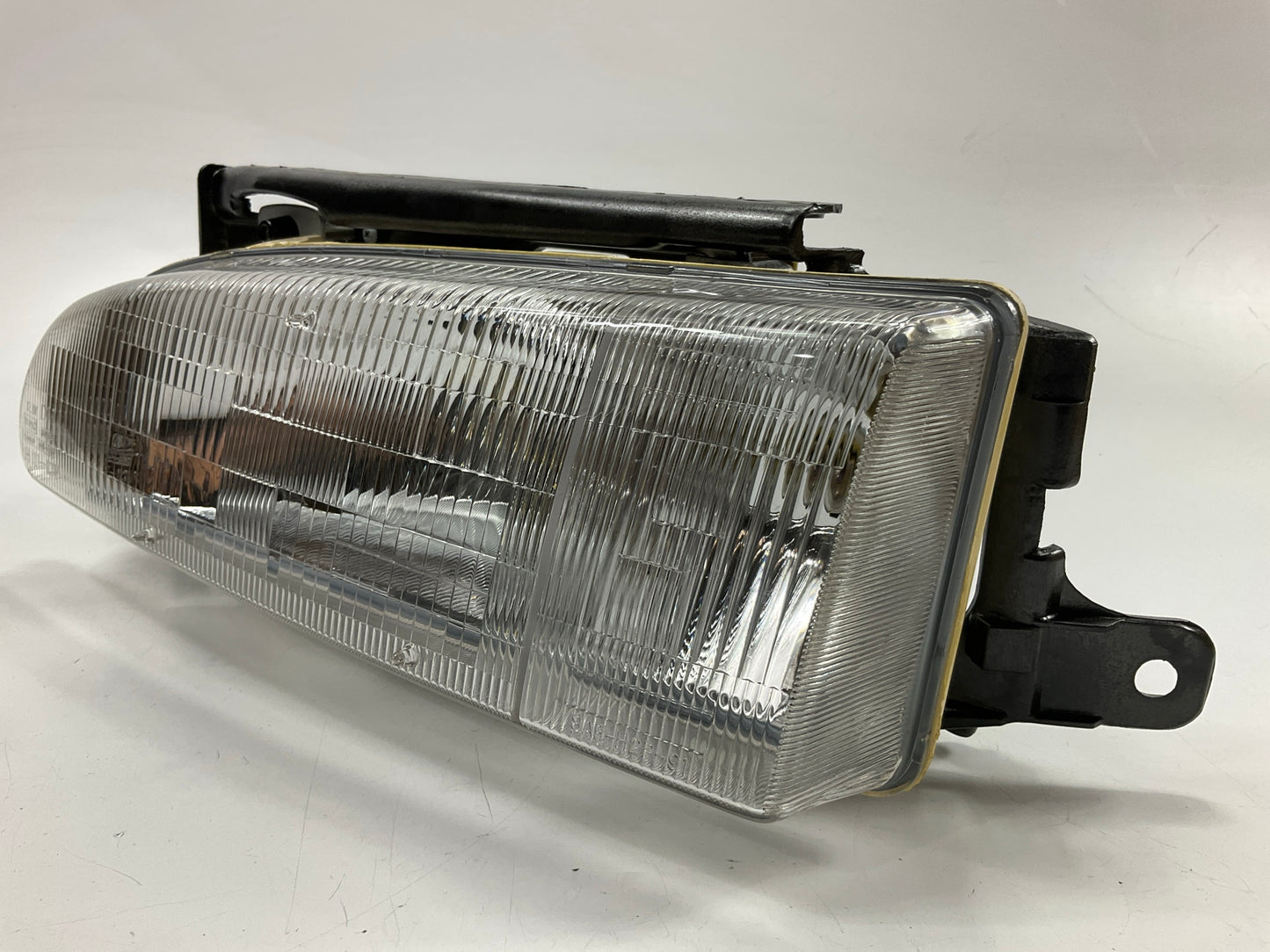 NEW Left Drivers Headlight Head Lamp OEM For 1992-1994 Hyundai Sonata 9210133550