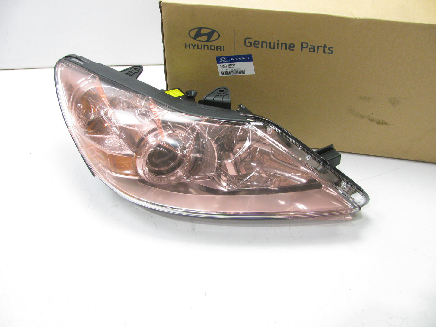 NEW - OEM Right HID Headlight Assy 921023M090 For 2009-2010 Genesis