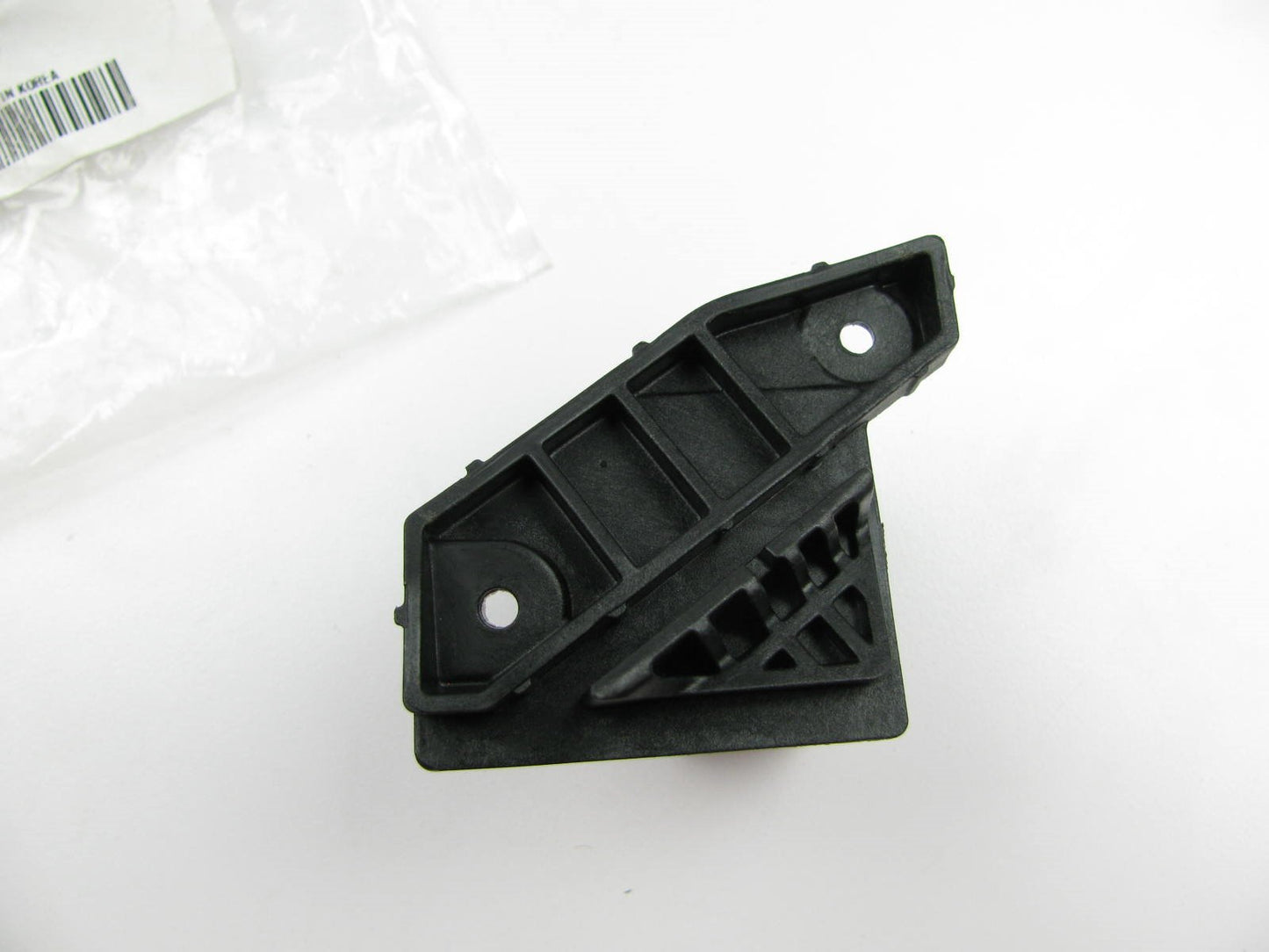 Right Passengers Side Headlight Lamp Bracket OEM For 2015-2017 Sonata 92141C1000