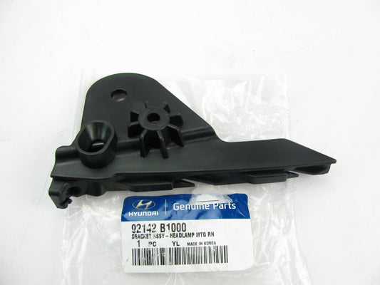 Right Passengers Side Headlight Lamp Mounting Bracket OEM For 2015-16 Genesis