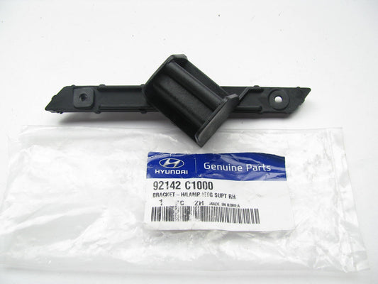 New Right Passenger Side Headlight Lamp Mounting Bracket OEM For 15-17 Sonata