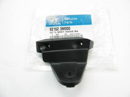 INSIDE RIGHT PASSENGERS Headlight Mounting Bracket OEM For 2009-2011 Genesis
