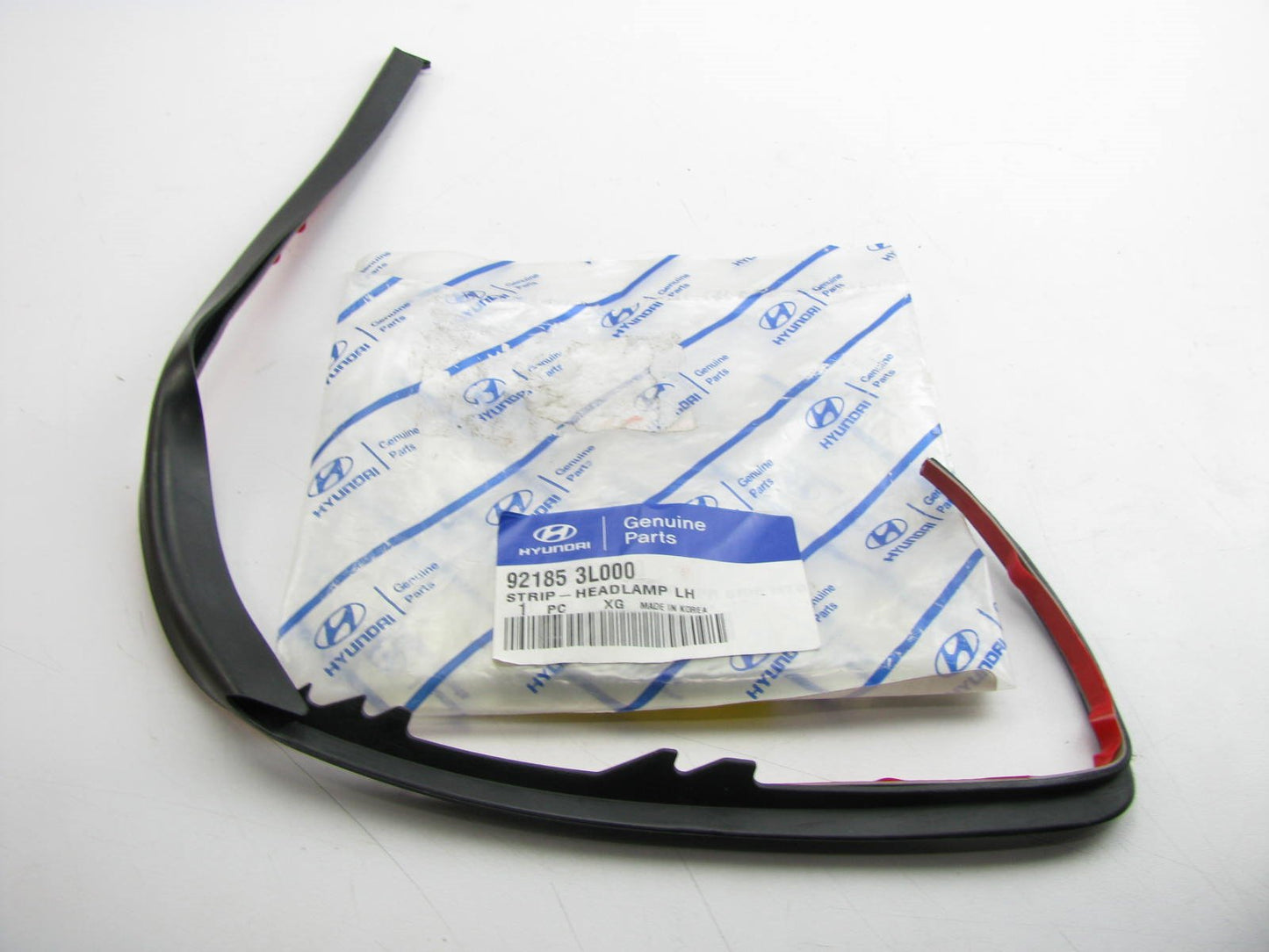NEW - OEM 921853L000 FRONT LEFT Head Light Lamp Gasket Strip For 2006-2011 Azera