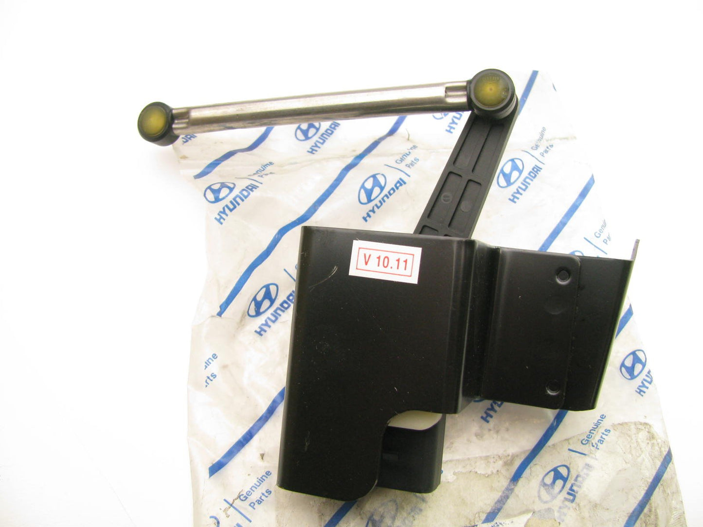NEW - OEM Right Head Lamp Light Auto Level Sensor Actuator For 2004-05 XG350