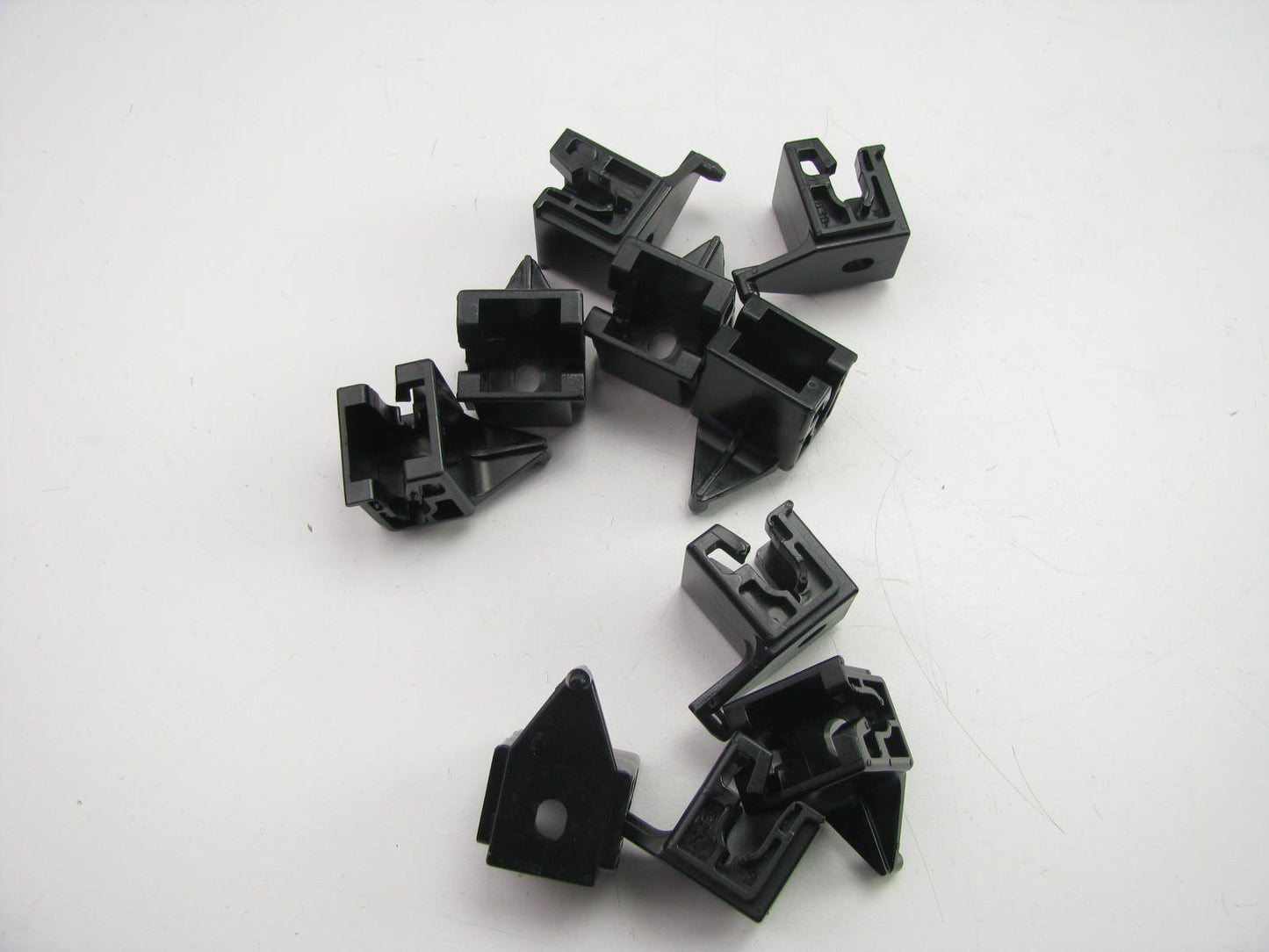 (10) NEW - OEM 9219135000 Headlight Head Lamp Retainer Nuts Clips For Hyundai