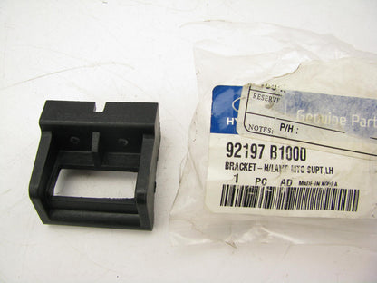 LEFT Driver Headlight Lamp Mounting Support Bracket For 15-16 Genesis 92197B1000