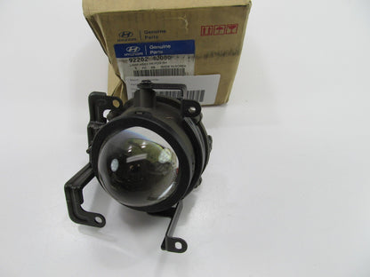 NEW - OEM 922024J000 Right Fog Light Lamp For 2007-2008 Hyundai Entourage